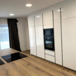 Kuchyňská linka na zakázku - Nábytek Dominik Kuchyňská linka bílý lak dub výroba kuchyní