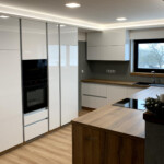 Kuchyňská linka na zakázku - Nábytek Dominik Kuchyňská linka bílý lak dub výroba kuchyní